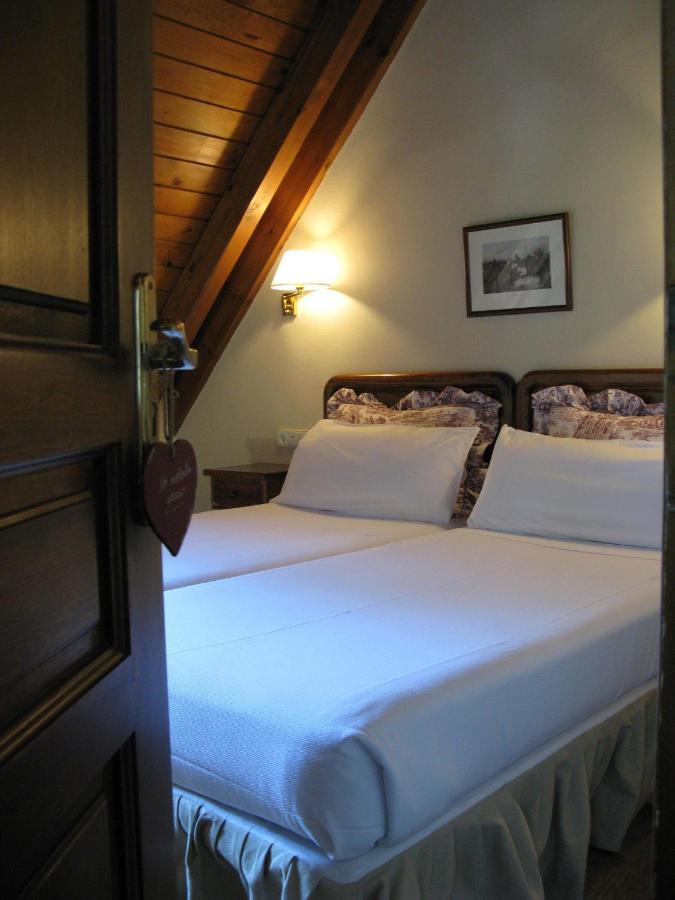 Besiberri Hotel Arties Ngoại thất bức ảnh